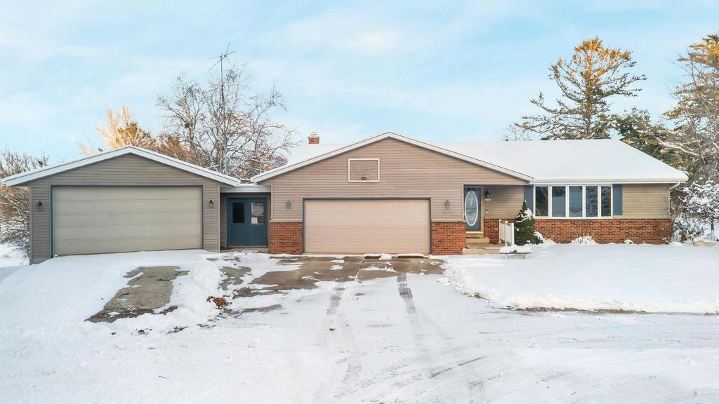 Photo of 3155 Calumet DRIVE, Sheboygan, WI 53083 (MLS # 1944381)
