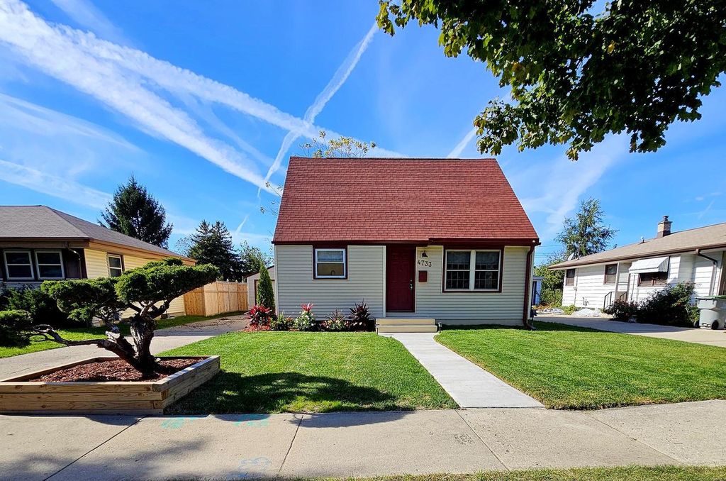 Photo of 4733 S 22nd STREET, Milwaukee, WI 53221 (MLS # 1940783)