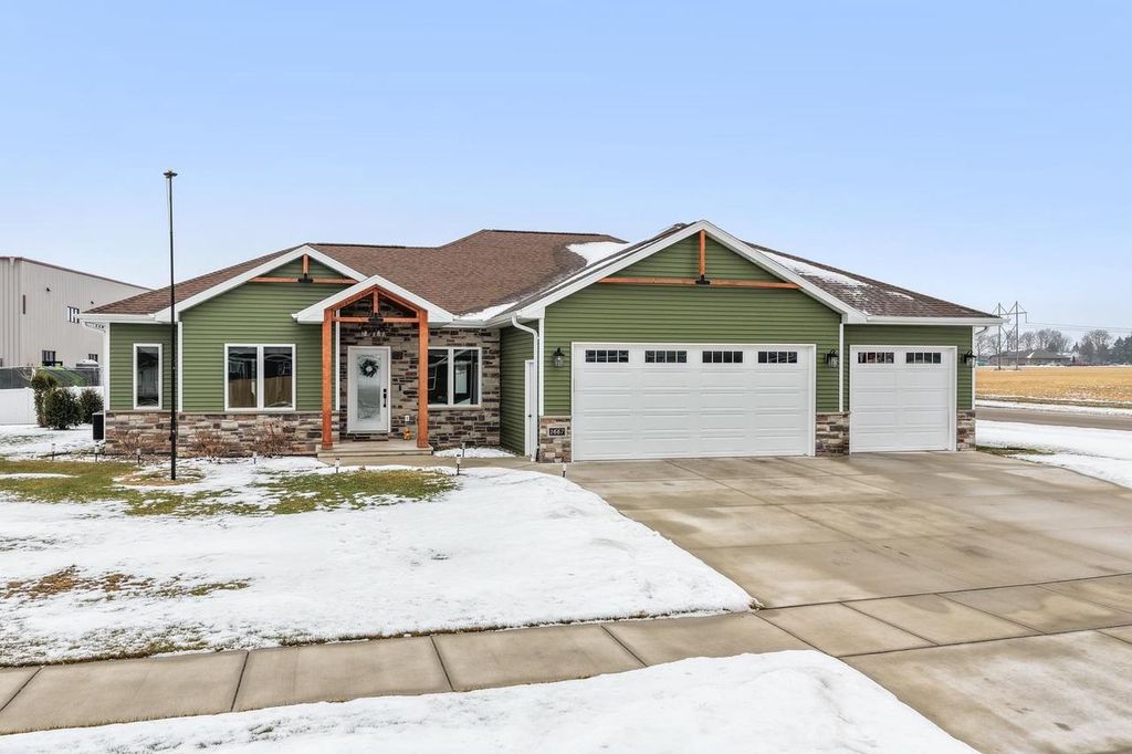 Photo of 1667 Torchwood TRAIL, De Pere, WI 54115 (MLS # 50319710)