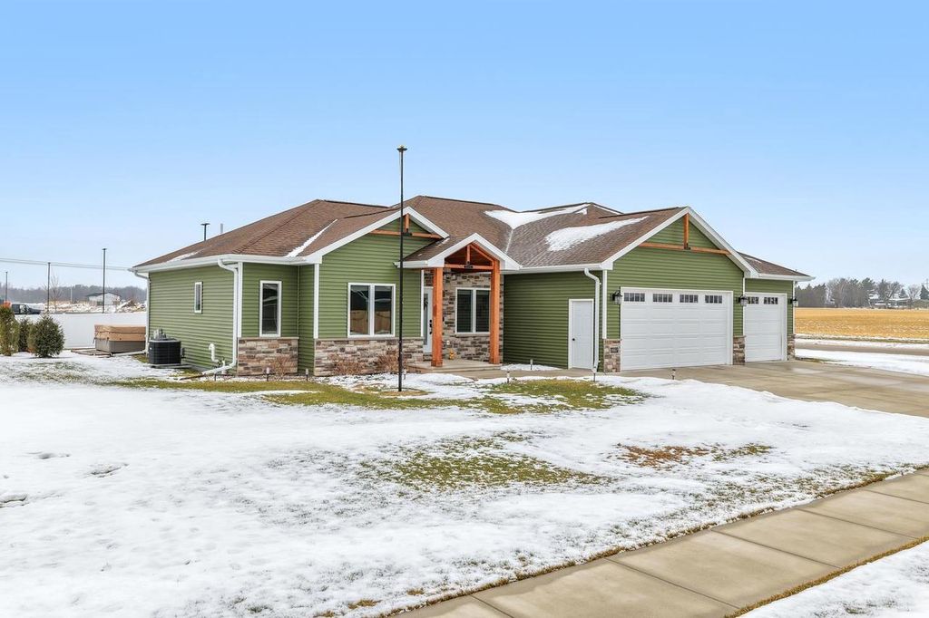 Photo of 1667 Torchwood TRAIL, De Pere, WI 54115 (MLS # 50319710)