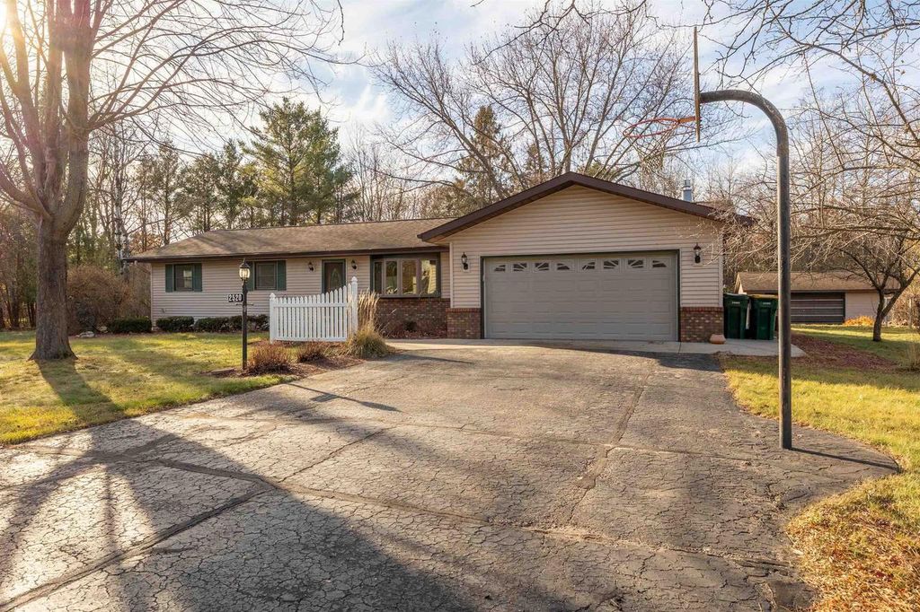 Photo of 2520 56th Street South, Wisconsin Rapids, WI 54494 (MLS # 22505833)