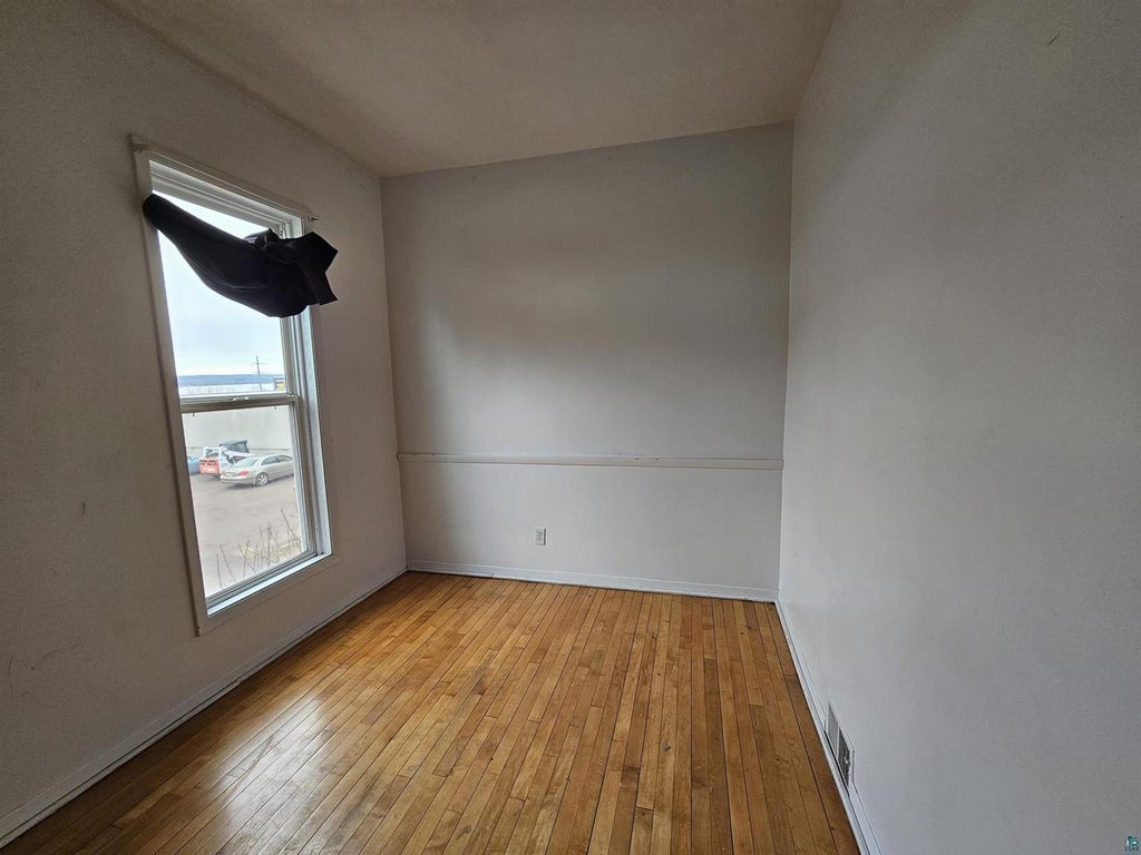 Photo of 1313 Main St W, Ashland, WI 54806 (MLS # 6128592)