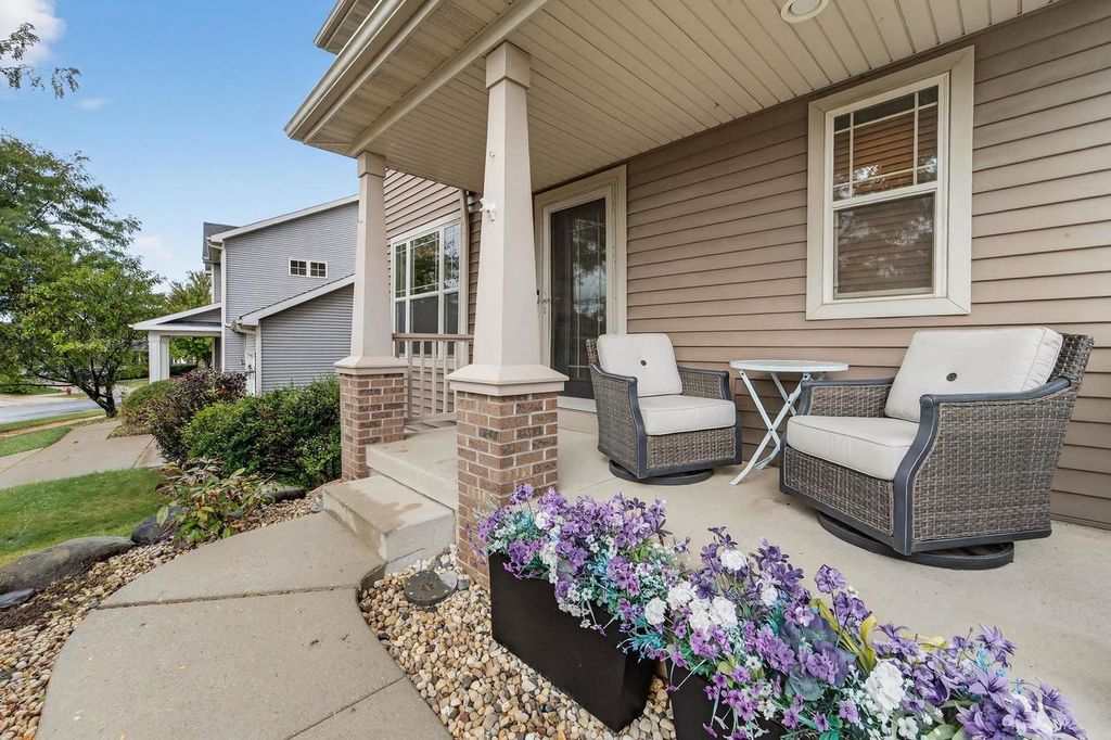 Photo of 2610 Koshkonong WAY, Sun Prairie, WI 53590 (MLS # 2015305)