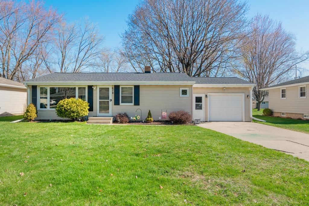 Photo of 678 Lida LANE, Green Bay, WI 54301 (MLS # 50324213)