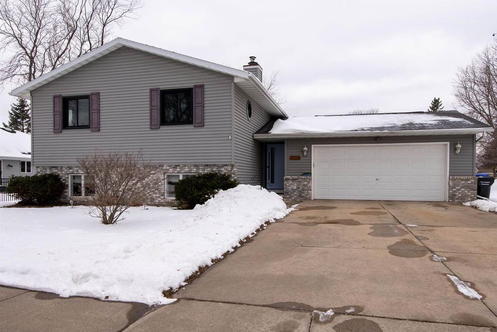Photo of 3108 E Rail ROAD, Appleton, WI 54915 (MLS # 50321010)