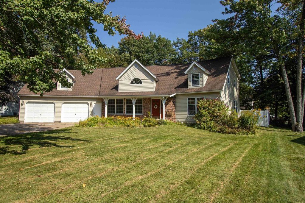 Photo of 228 Greenwood DRIVE, Rothschild, WI 54474 (MLS # 22504452)