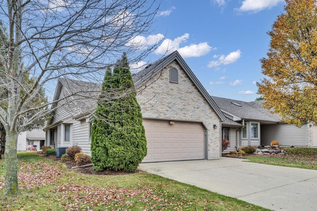 Photo of 433 Quail Point DRIVE, Mount Pleasant, WI 53406 (MLS # 1943703)
