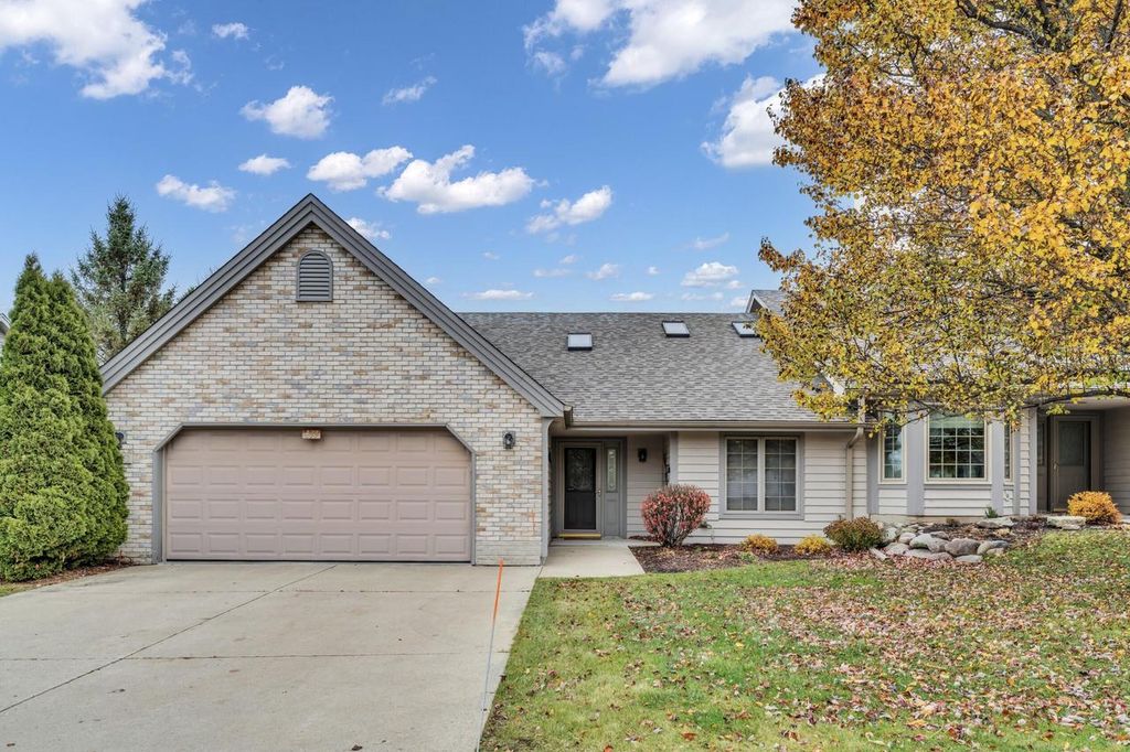 Photo of 433 Quail Point DRIVE, Mount Pleasant, WI 53406 (MLS # 1943703)