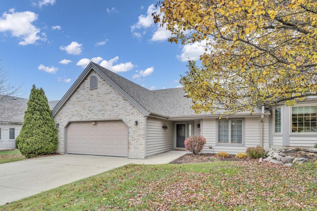 Photo of 433 Quail Point DRIVE, Mount Pleasant, WI 53406 (MLS # 1943703)