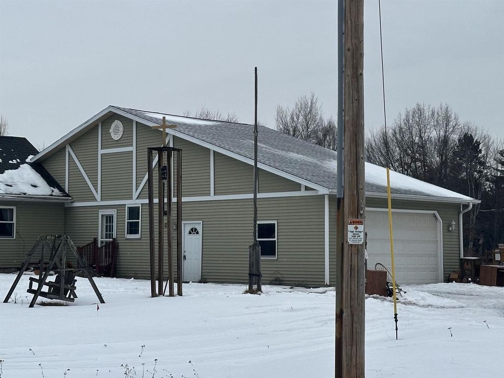 Photo of 5082 Lucas ROAD, Oconto, WI 54153 (MLS # 50319581)