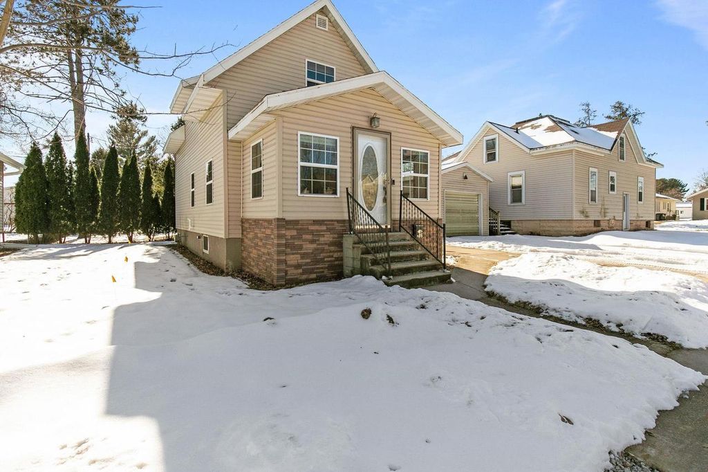 Photo of 406 Wallace STREET, New London, WI 54961 (MLS # 50321031)