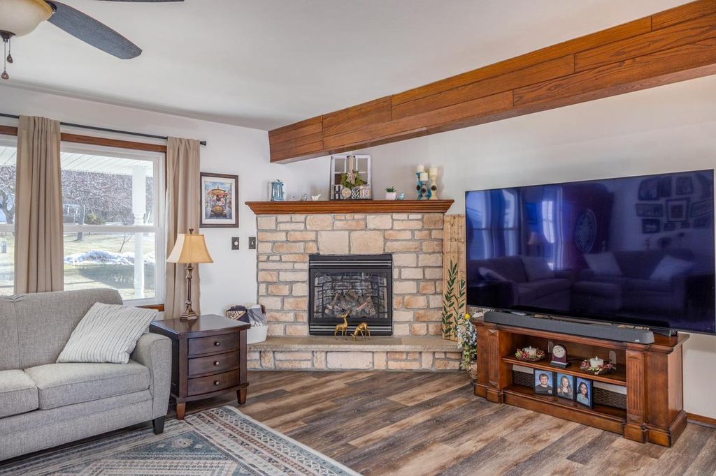 Photo of N6629 Harrison ROAD, Hilbert, WI 54129 (MLS # 50325173)