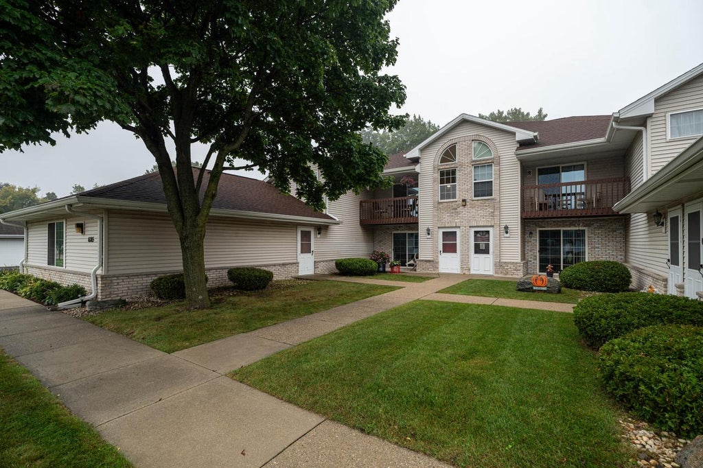 Photo of 6185 S Creekside DRIVE #5, Cudahy, WI 53110 (MLS # 1980084)