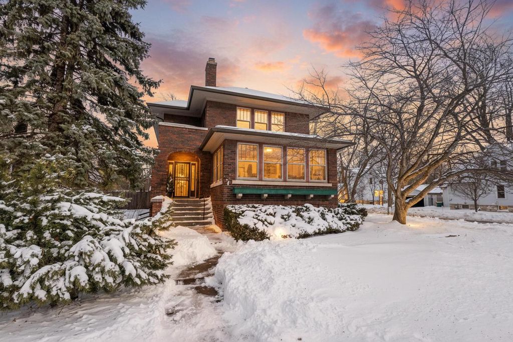 Photo of 81 N Park AVENUE, Fond Du Lac, WI 54935 (MLS # 50322437)