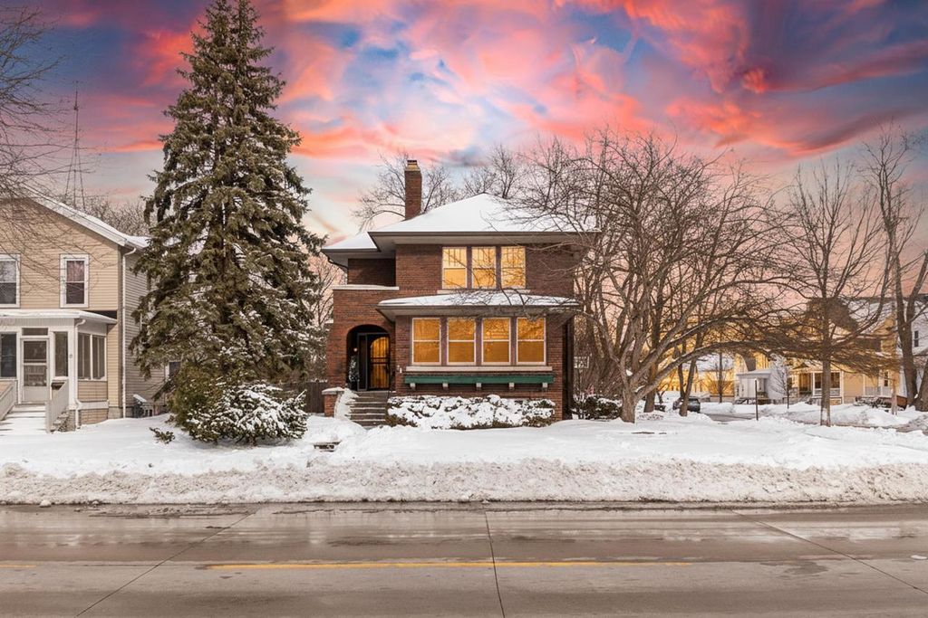 Photo of 81 N Park AVENUE, Fond Du Lac, WI 54935 (MLS # 50322437)