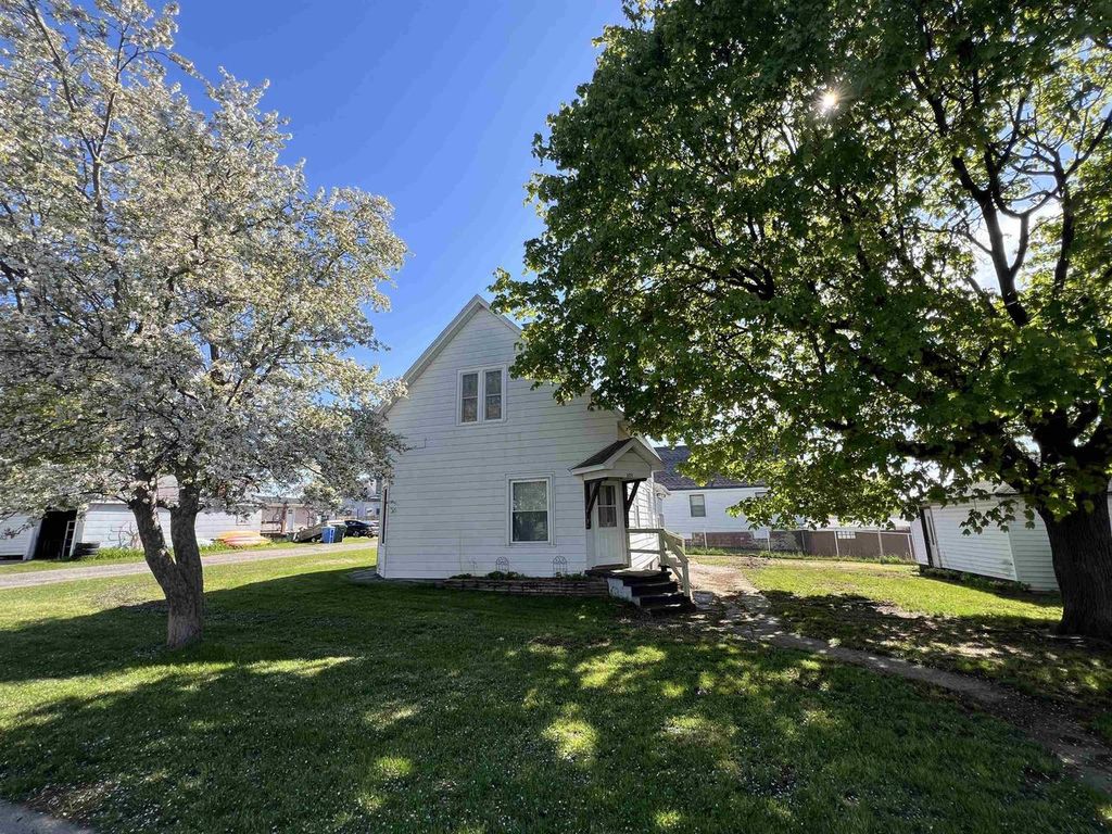 Photo of 209 Volk STREET, Portage, WI 53901 (MLS # 2022292)