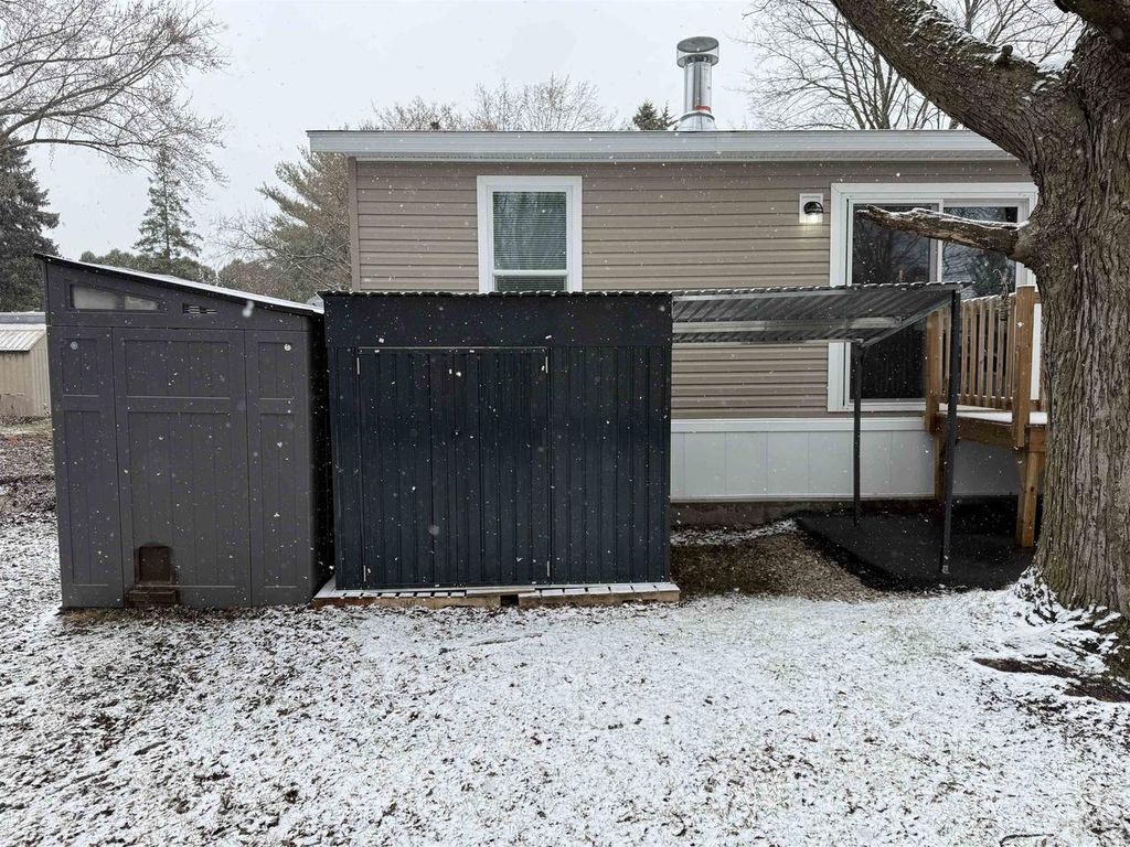 Photo of N65W22201 Saint James DRIVE #M57, Sussex, WI 53089 (MLS # 2018237)