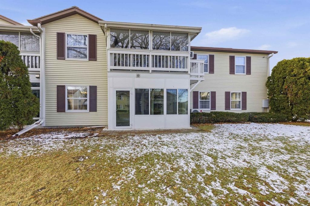 Photo of 2324 Wisconsin STREET, Oshkosh, WI 54901 (MLS # 50319956)