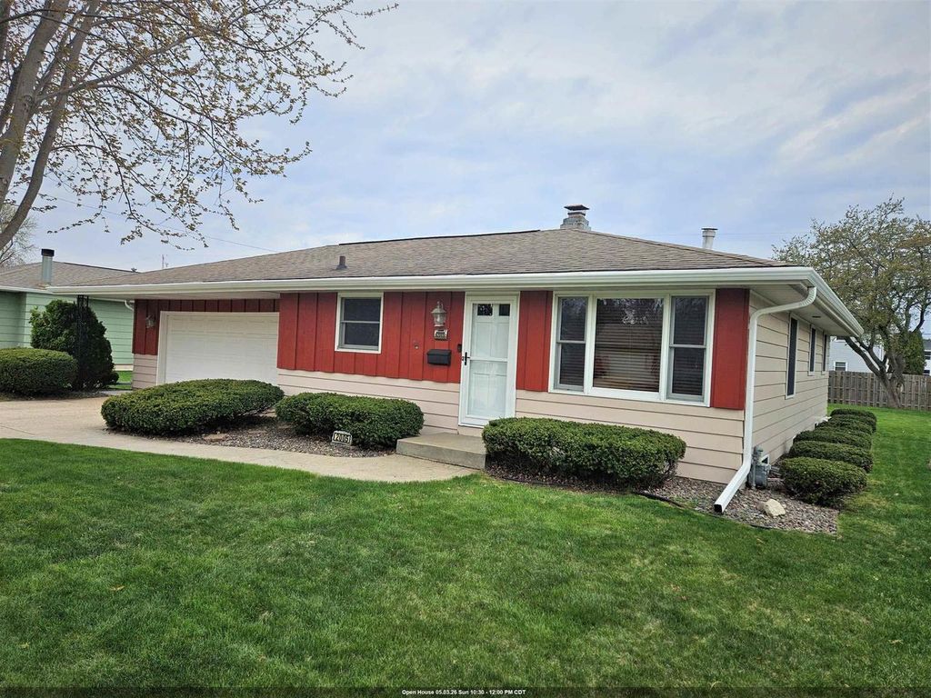 Photo of 2005 Oak STREET, Oshkosh, WI 54901 (MLS # 50324498)