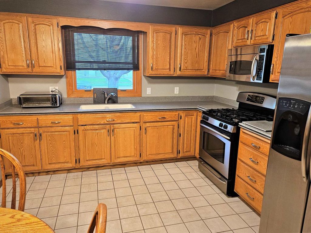 Photo of 2005 Oak STREET, Oshkosh, WI 54901 (MLS # 50324498)