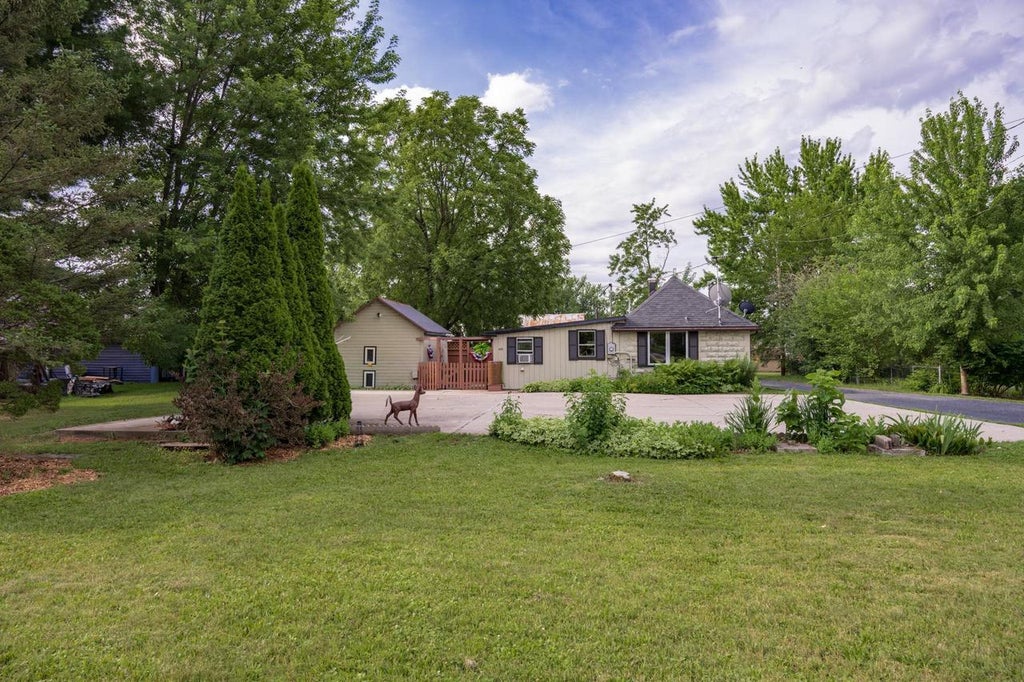 Photo of 413 Jackson STREET, Mauston, WI 53948 (MLS # 2027825)