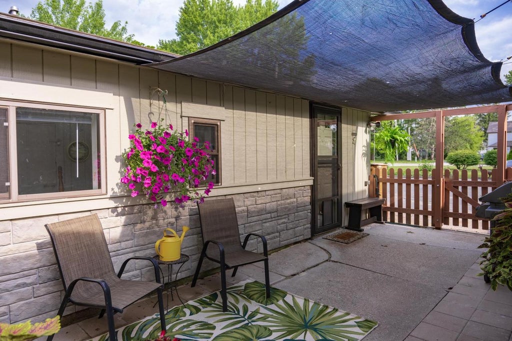 Photo of 413 Jackson STREET, Mauston, WI 53948 (MLS # 2027825)