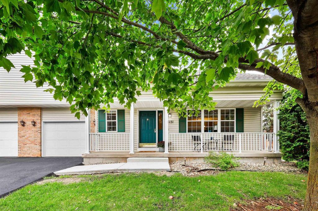 Photo of 1171 School STREET, Sun Prairie, WI 53590 (MLS # 2009525)