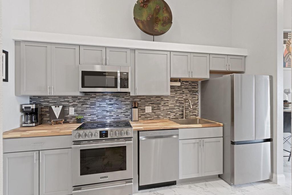 Photo of 680 E Hiawatha DRIVE #405, Wisconsin Dells, WI 53965 (MLS # 2015816)