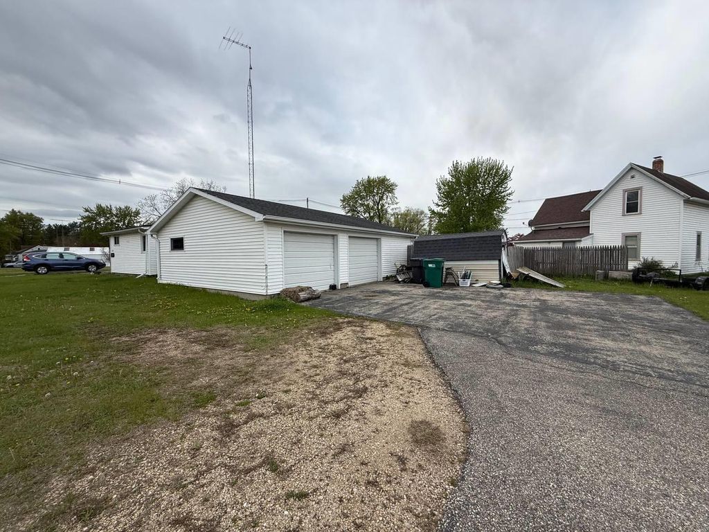 Photo of 471 N Fulton STREET, Princeton, WI 54968 (MLS # 2022996)