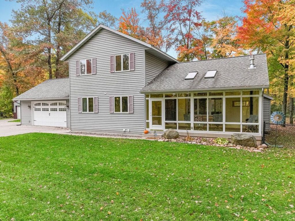 Photo of 1615 20 1/8 STREET, Cameron, WI 54822 (MLS # 1596519)