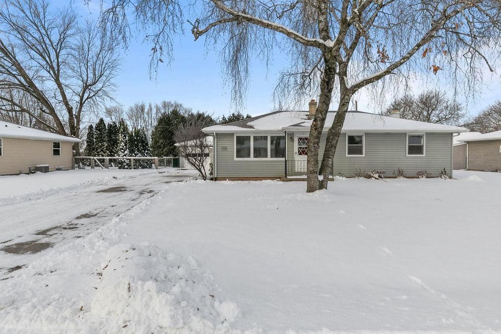 Photo of 3439 N Story STREET, Appleton, WI 54914 (MLS # 50318814)
