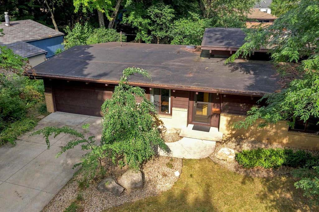 Photo of 117 Alden DRIVE, Madison, WI 53705 (MLS # 2028544)