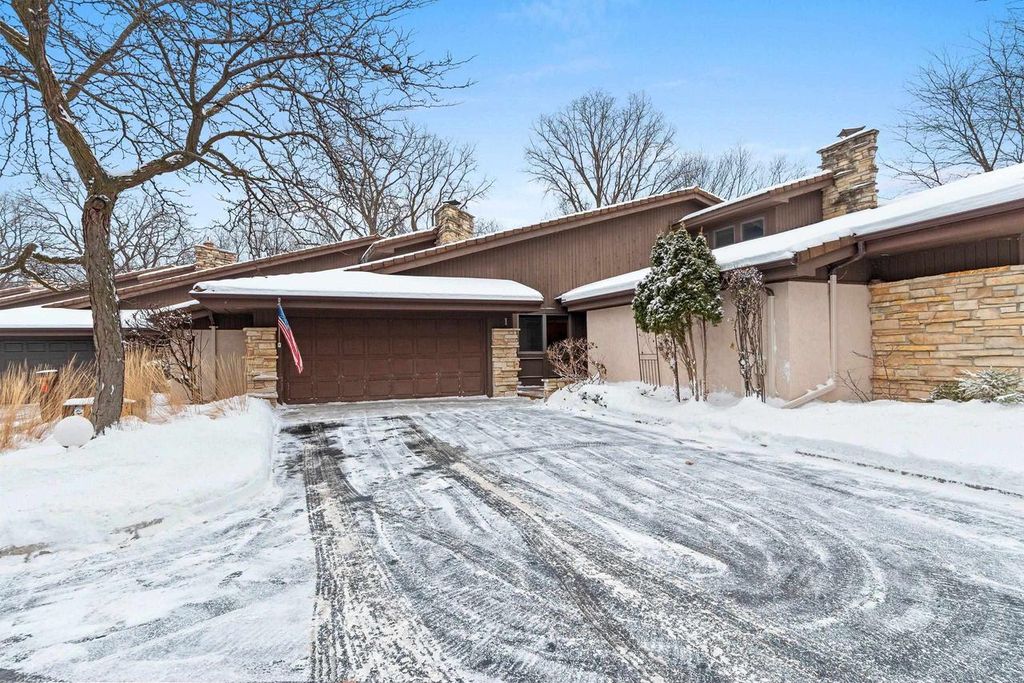 Photo of 2661 Northern ROAD #I, Appleton, WI 54914 (MLS # 50315054)
