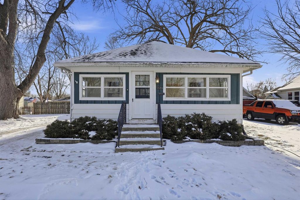 Photo of 1123 9th STREET, Green Bay, WI 54304 (MLS # 50320411)