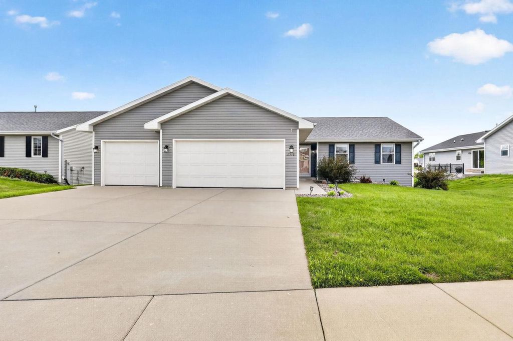 Photo of 2516 S Terrace STREET, Janesville, WI 53546 (MLS # 2019995)