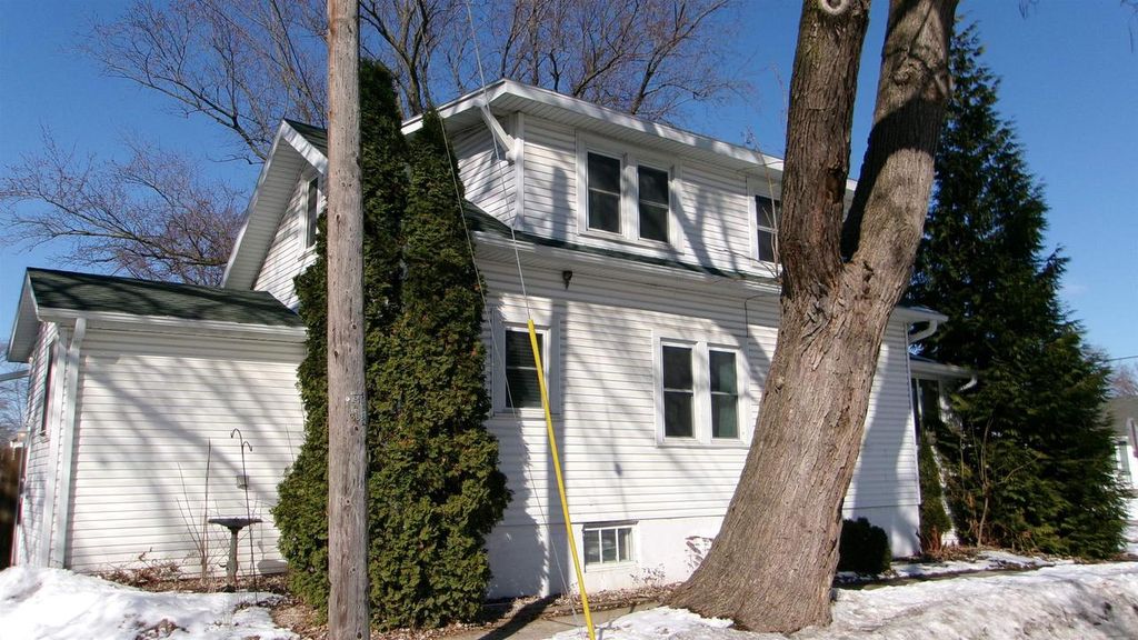 Photo of 921 Liberty STREET, Green Bay, WI 54304 (MLS # 50321020)