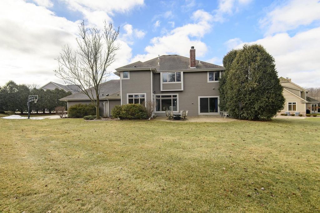 Photo of 18840 Saratoga COURT, Brookfield, WI 53045 (MLS # 1947577)