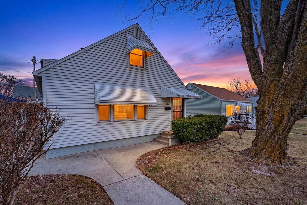 Photo of 6726 W Silver Spring DRIVE, Milwaukee, WI 53218 (MLS # 1954626)