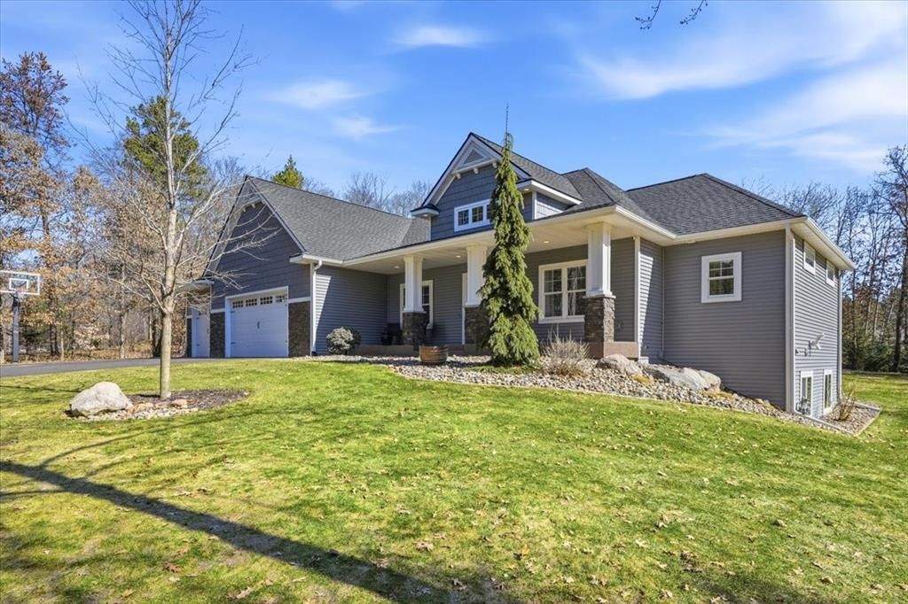 Photo of 977 McGregor DRIVE, Eau Claire, WI 54703 (MLS # 1599300)