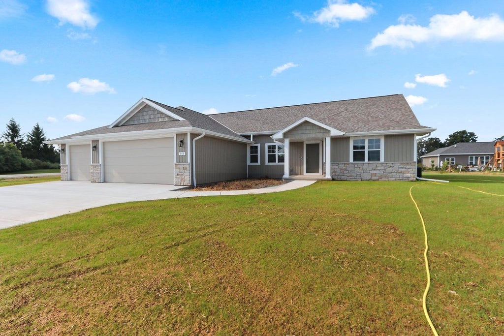 Photo of 305 Battery AVENUE, De Pere, WI 54115 (MLS # 50325247)