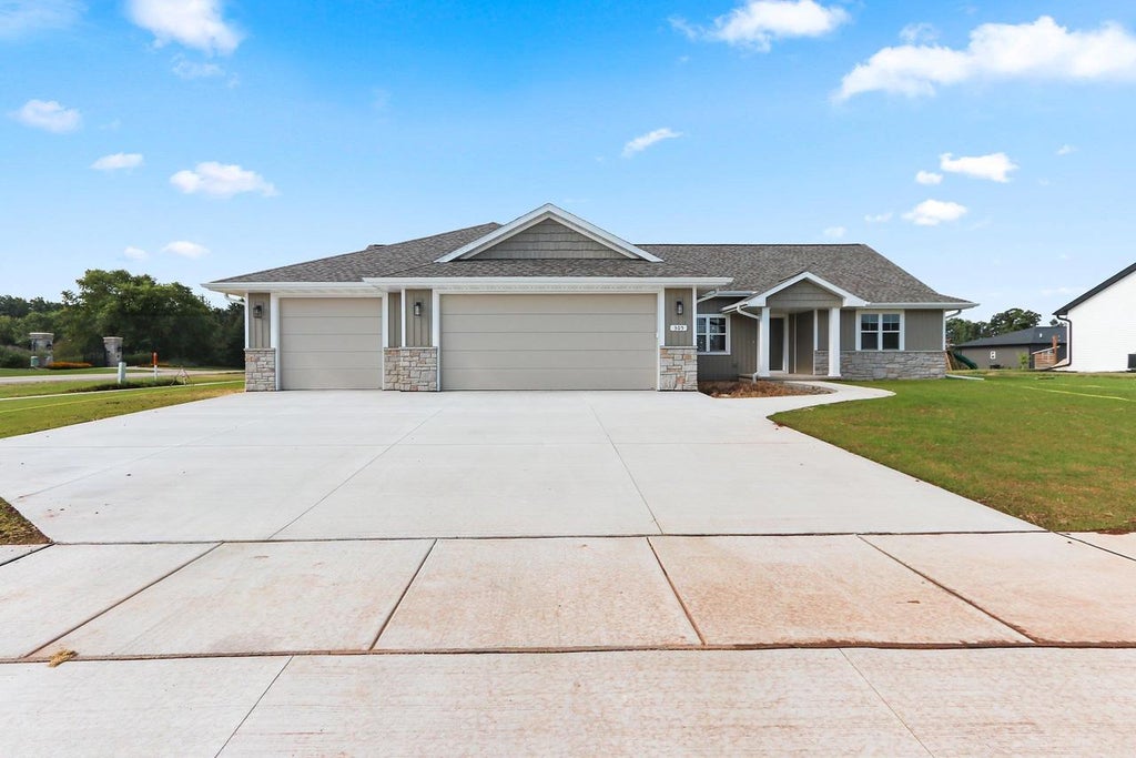 Photo of 305 Battery AVENUE, De Pere, WI 54115 (MLS # 50325247)