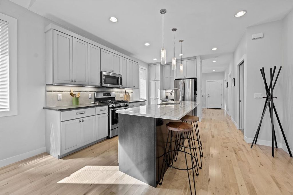 Photo of 2622 W Vine STREET #2624, Milwaukee, WI 53205 (MLS # 1945144)