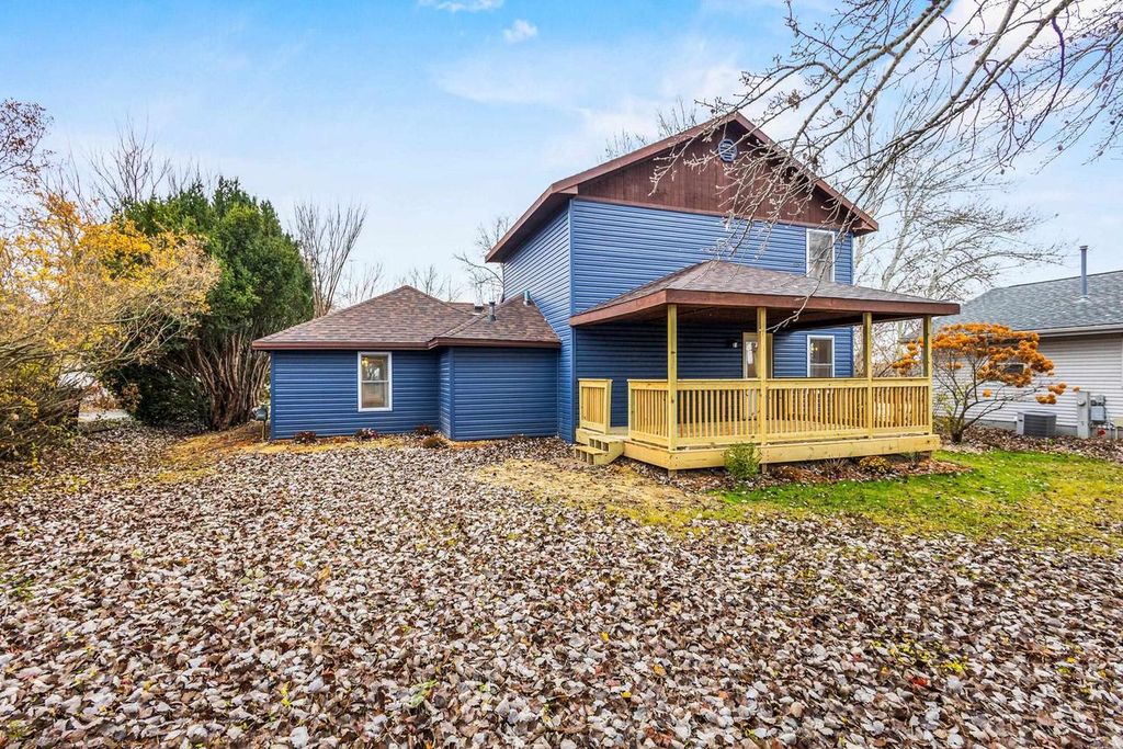 Photo of 609 E Main STREET, Stoughton, WI 53589 (MLS # 2013568)