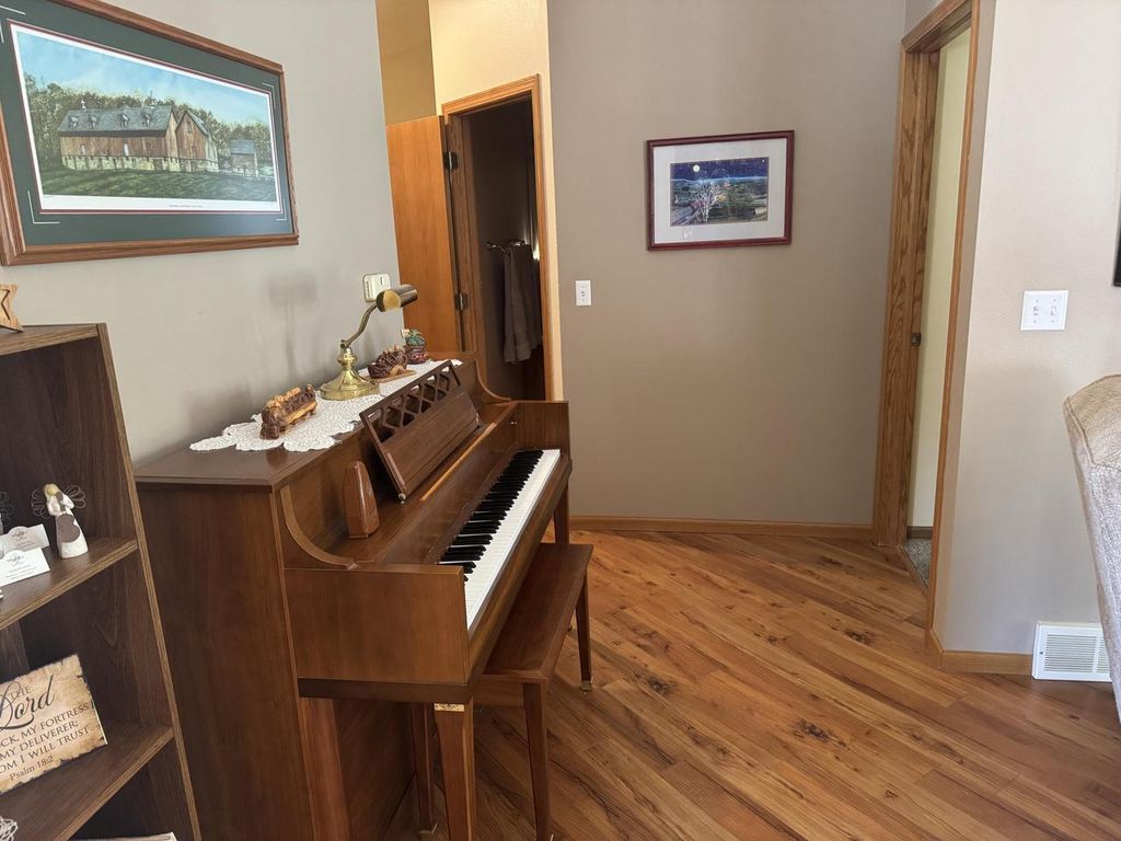 Photo of 4425 33rd STREET SOUTH STREET S, La Crosse, WI 54601 (MLS # 1940886)