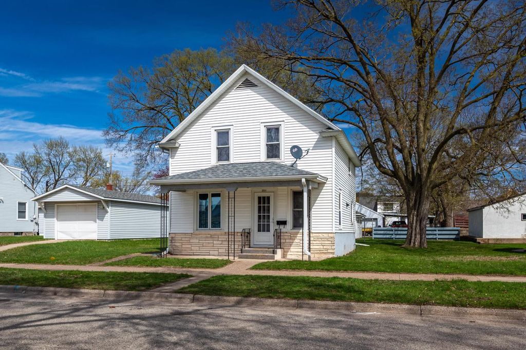 Photo of 2011 21st STREET, La Crosse, WI 54601 (MLS # 1958848)