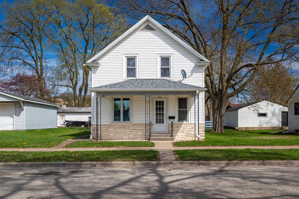 Photo of 2011 21st STREET, La Crosse, WI 54601 (MLS # 1958848)