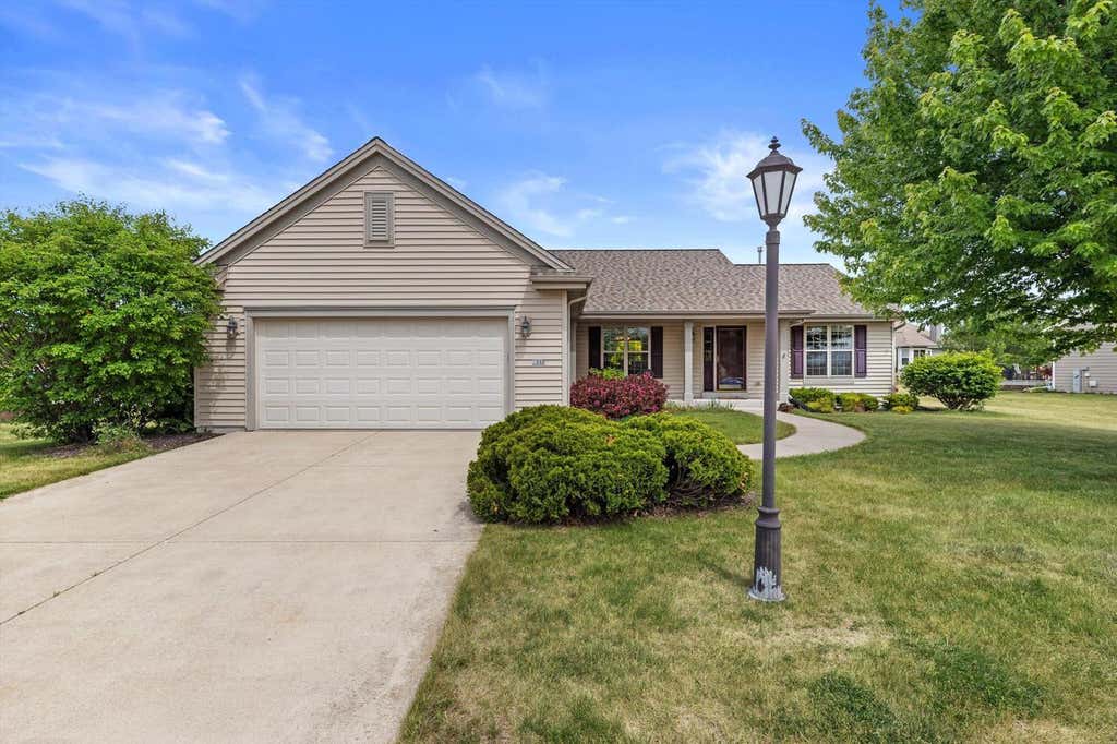 Photo of 1345 Bluebird DRIVE, Oconomowoc, WI 53066 (MLS # 1964996)
