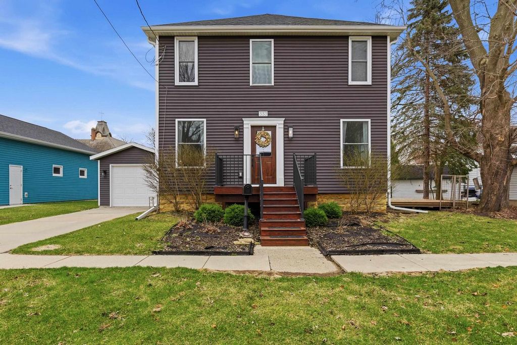 Photo of 333 S Main STREET, Columbus, WI 53925 (MLS # 2020088)