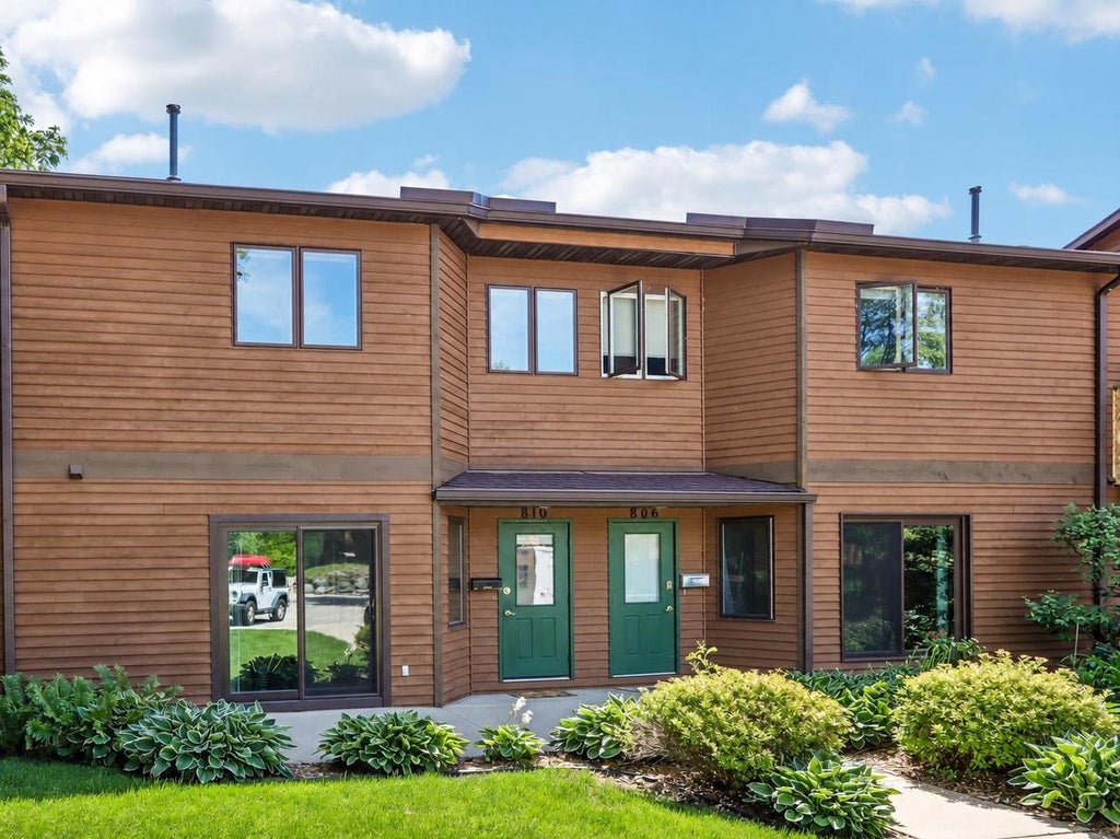 Photo of 810 S Gammon ROAD, Madison, WI 53719 (MLS # 2026814)