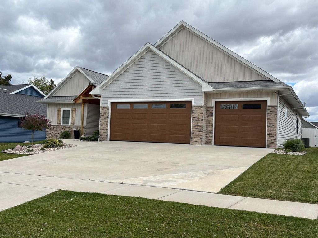 Photo of 4515 Huntington AVENUE, Janesville, WI 53546 (MLS # 2023178)